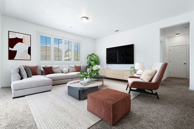 7075 N Shiraz Avenue, Fresno, CA 93722