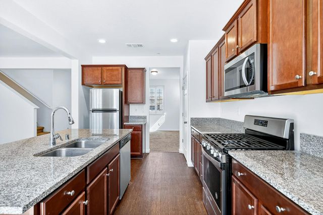 7075 N Shiraz Avenue, Fresno, CA 93722