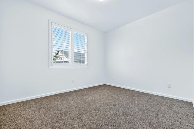 7075 N Shiraz Avenue, Fresno, CA 93722