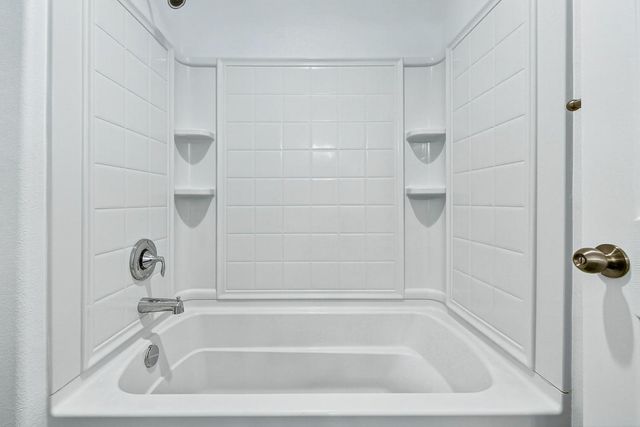 7075 N Shiraz Avenue, Fresno, CA 93722