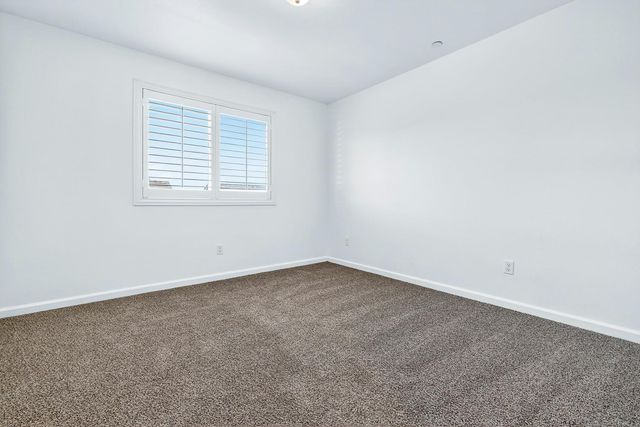 7075 N Shiraz Avenue, Fresno, CA 93722