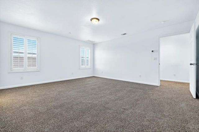 7075 N Shiraz Avenue, Fresno, CA 93722