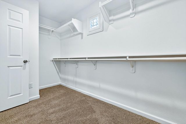 7075 N Shiraz Avenue, Fresno, CA 93722