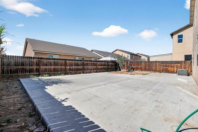 7075 N Shiraz Avenue, Fresno, CA 93722