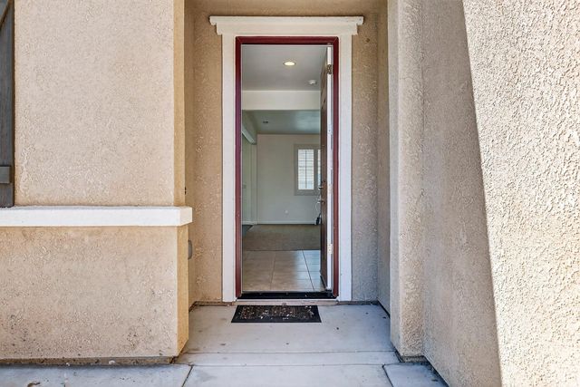 7075 N Shiraz Avenue, Fresno, CA 93722