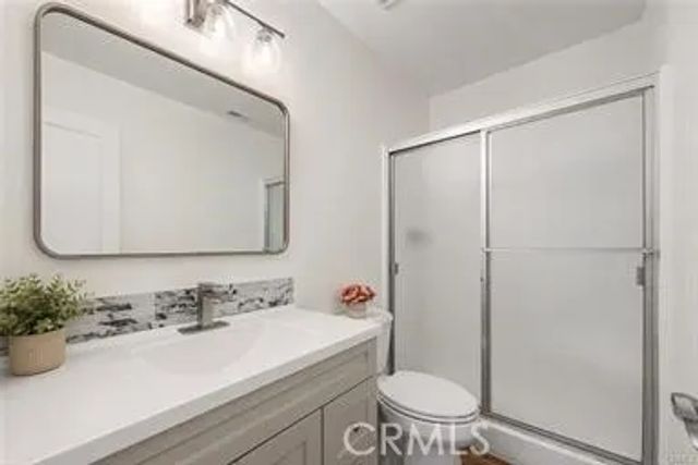 18316 Hatteras 20, Tarzana, CA 91356