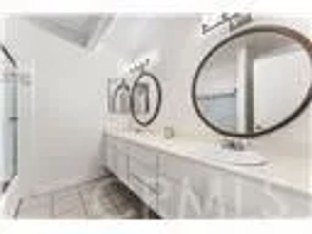 18316 Hatteras 20, Tarzana, CA 91356
