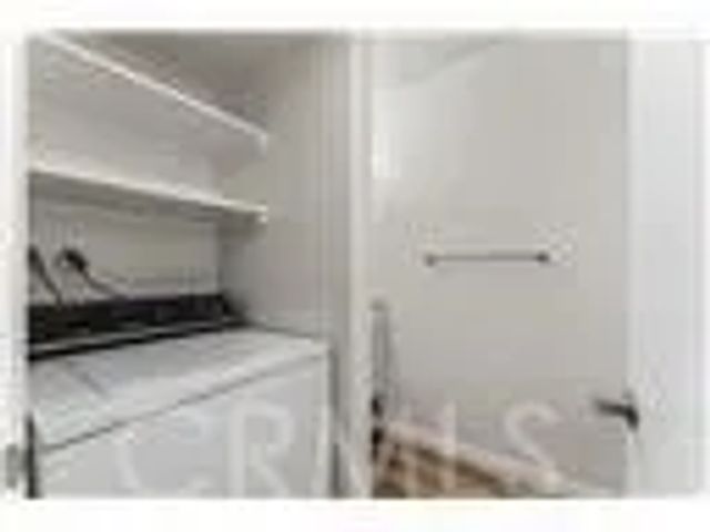 18316 Hatteras 20, Tarzana, CA 91356