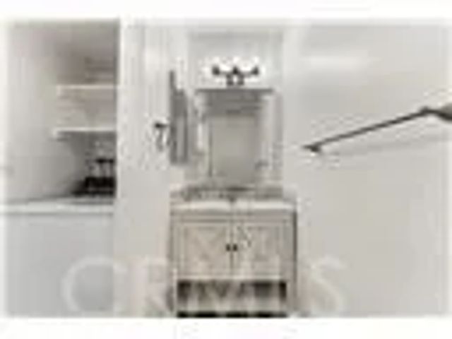 18316 Hatteras 20, Tarzana, CA 91356