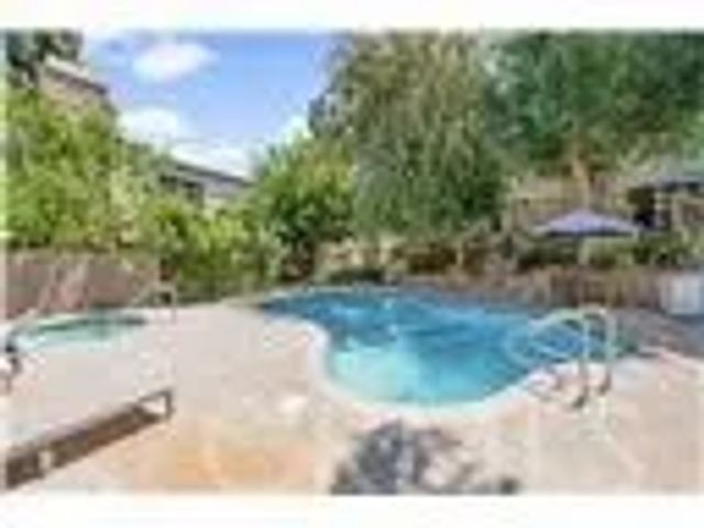 18316 Hatteras 20, Tarzana, CA 91356