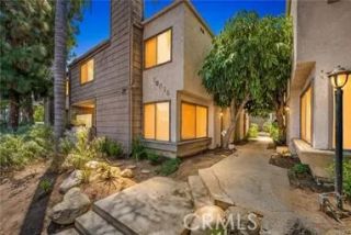 18316 Hatteras 20, Tarzana, CA 91356