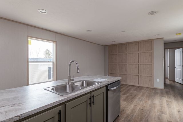 78 Ethans Way, Bennington, VT 05201