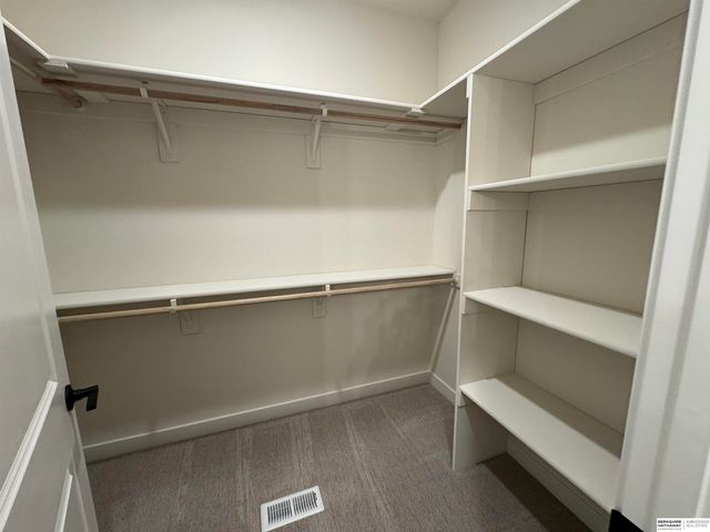 11601 Potter Street, Omaha, NE 68142