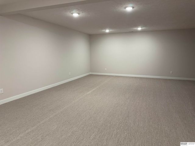 11601 Potter Street, Omaha, NE 68142