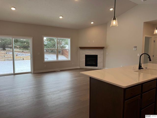 11601 Potter Street, Omaha, NE 68142