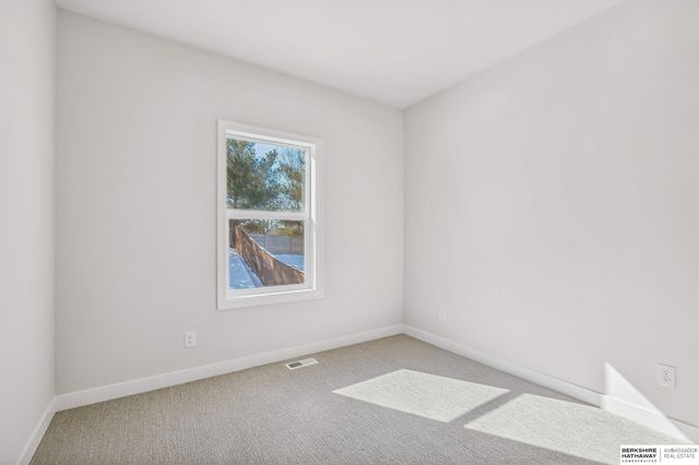 11601 Potter Street, Omaha, NE 68142