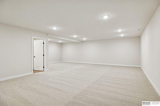 11601 Potter Street, Omaha, NE 68142