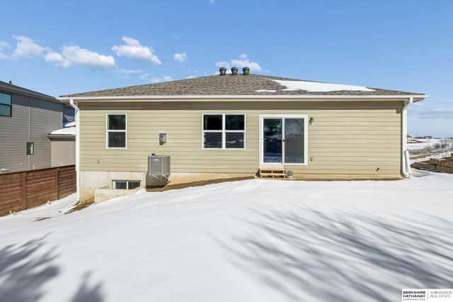 11601 Potter Street, Omaha, NE 68142