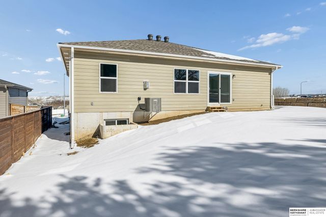 11601 Potter Street, Omaha, NE 68142