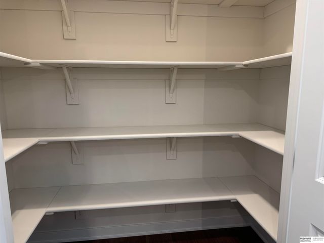 11601 Potter Street, Omaha, NE 68142