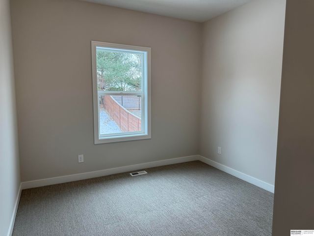 11601 Potter Street, Omaha, NE 68142