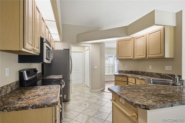 1063 N Sabal Palm Way, Inverness, FL 34453