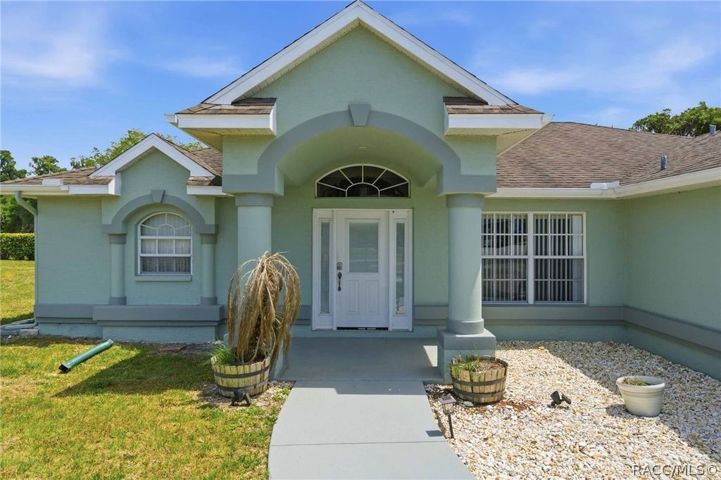 1063 N Sabal Palm Way, Inverness, FL 34453