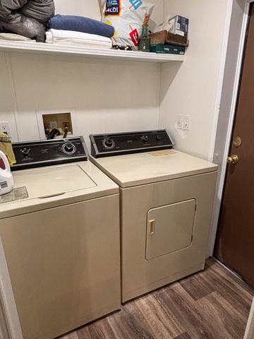 4528 State Route U, Pomona, MO 65789