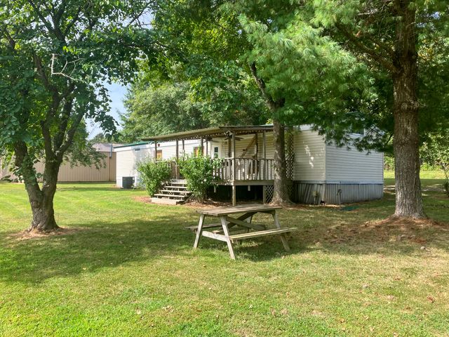 4528 State Route U, Pomona, MO 65789
