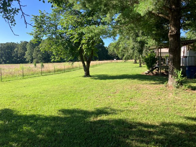 4528 State Route U, Pomona, MO 65789