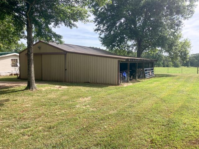 4528 State Route U, Pomona, MO 65789