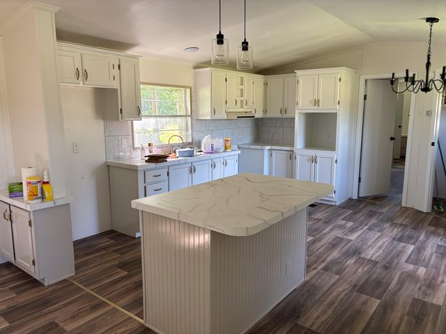 4528 State Route U, Pomona, MO 65789