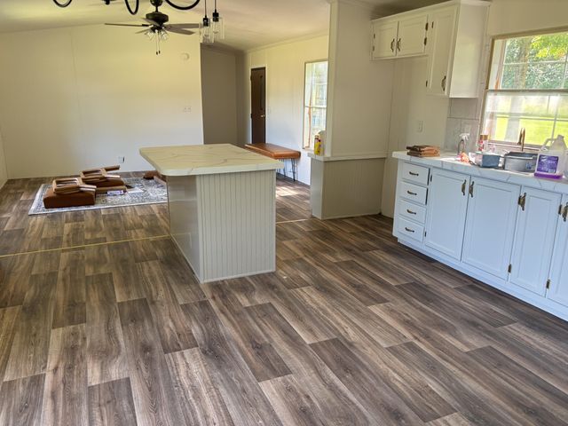 4528 State Route U, Pomona, MO 65789