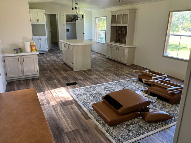 4528 State Route U, Pomona, MO 65789