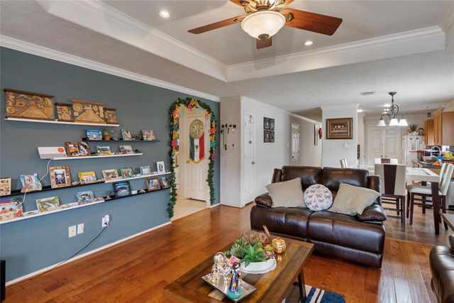 8706 Danbury Hollow Lane, Houston, TX 77075