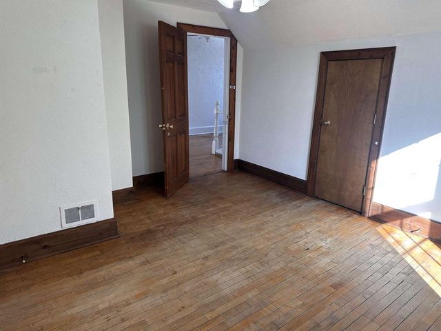 204 COLUMBIA STREET, Oconto Falls, WI 54154