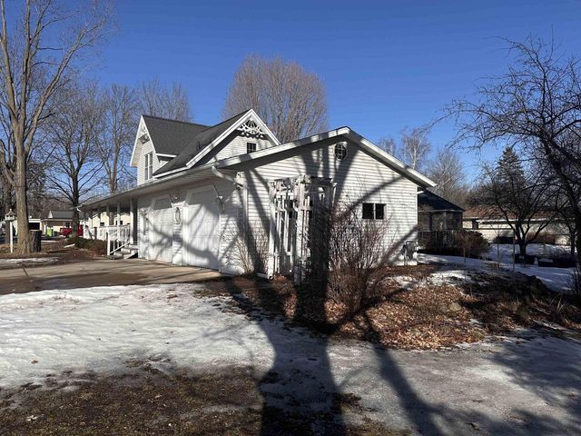 204 COLUMBIA STREET, Oconto Falls, WI 54154