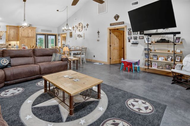 7400 County Road 4726, Wolfe City, TX 75496