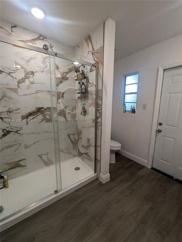 220 SE 1st St, Dania Beach, FL 33004