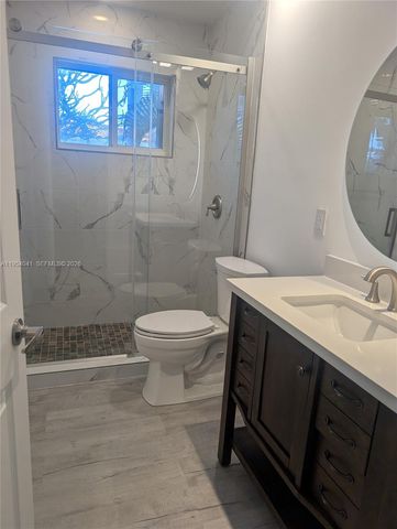 220 SE 1st St, Dania Beach, FL 33004