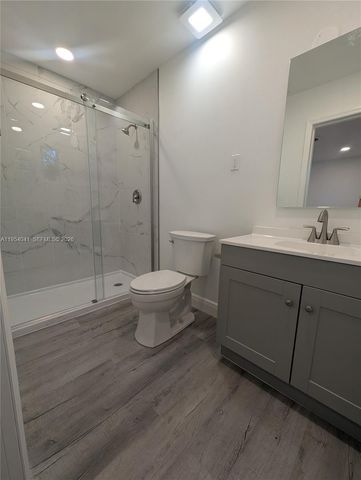 220 SE 1st St, Dania Beach, FL 33004