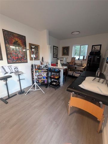 220 SE 1st St, Dania Beach, FL 33004