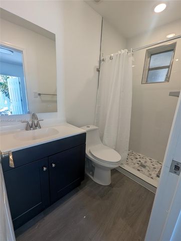 220 SE 1st St, Dania Beach, FL 33004