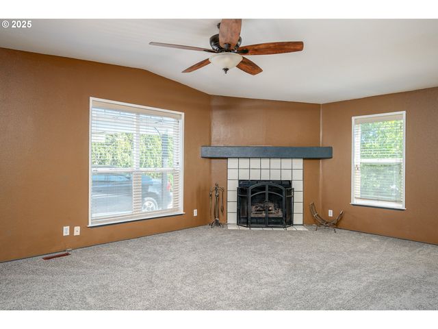 2031 Sw ALEXANDRIA St 110, Mc Minnville, OR 97128