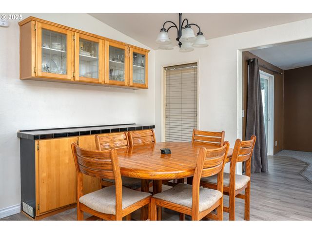 2031 Sw ALEXANDRIA St 110, Mc Minnville, OR 97128
