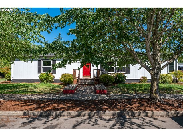 2031 Sw ALEXANDRIA St 110, Mc Minnville, OR 97128