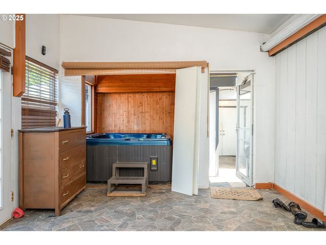 2031 Sw ALEXANDRIA St 110, Mc Minnville, OR 97128
