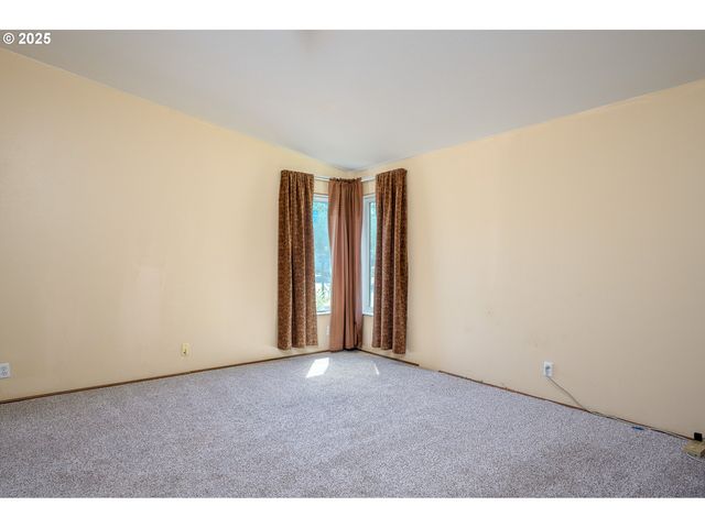 2031 Sw ALEXANDRIA St 110, Mc Minnville, OR 97128