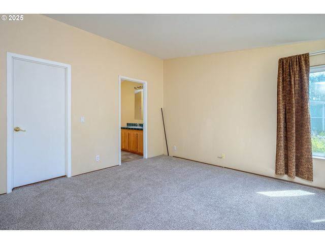2031 Sw ALEXANDRIA St 110, Mc Minnville, OR 97128