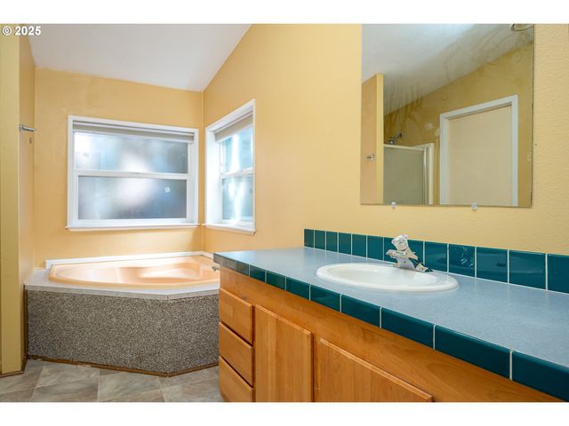 2031 Sw ALEXANDRIA St 110, Mc Minnville, OR 97128
